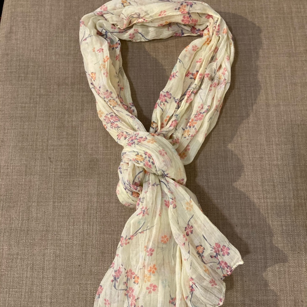 H&M PRINTED FLORAL SCARF